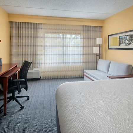 Courtyard By Marriott Mt. Laurel Hotel Mount Laurel Exterior photo