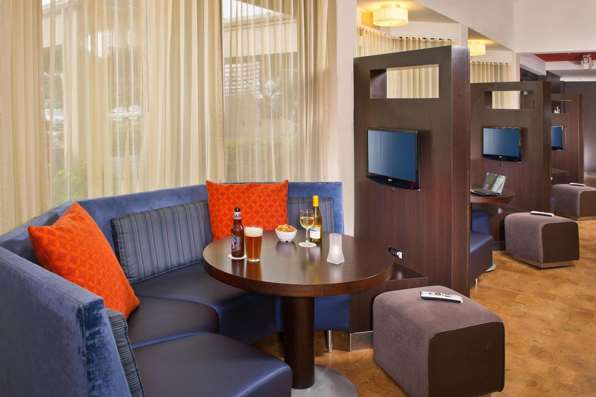 Courtyard By Marriott Mt. Laurel Hotel Mount Laurel Exterior photo