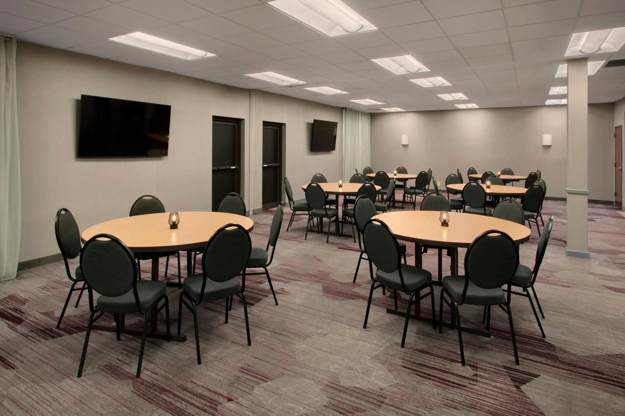 Courtyard By Marriott Mt. Laurel Hotel Mount Laurel Exterior photo