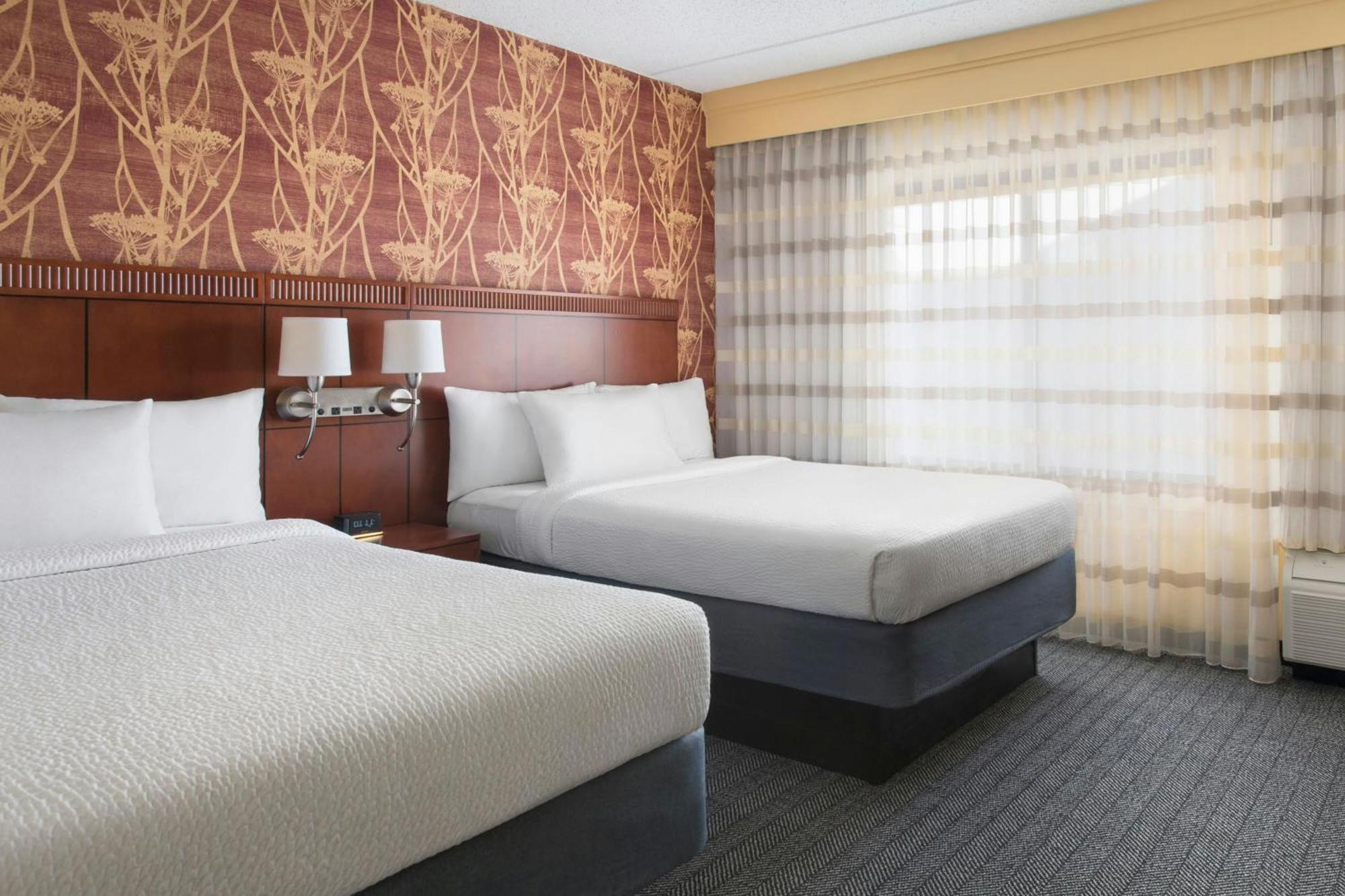Courtyard By Marriott Mt. Laurel Hotel Mount Laurel Exterior photo